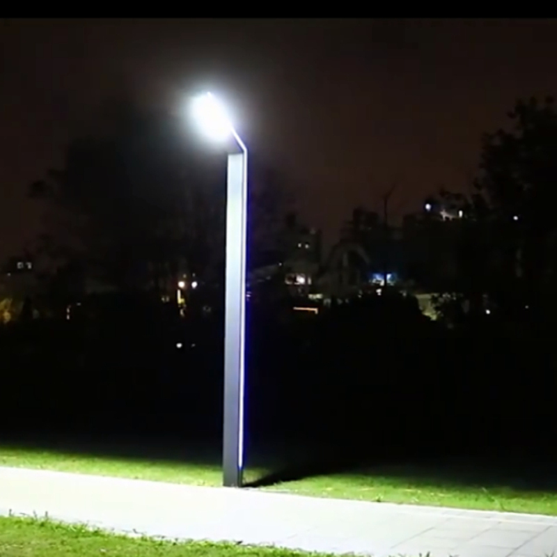 Power Tools Zones - Garden Pillar Light Solar Powered Landscape
